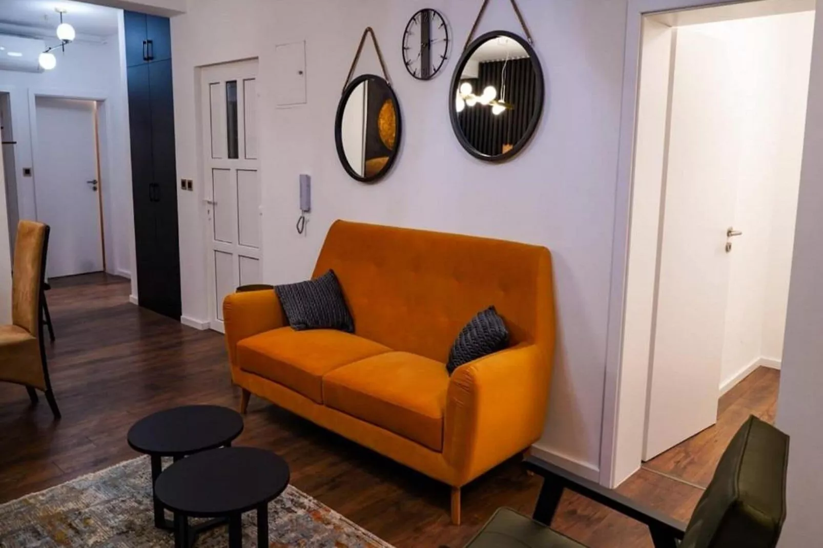 Urban Luxury Apartment Zagreb - Two Bedroom Apartment-Living room