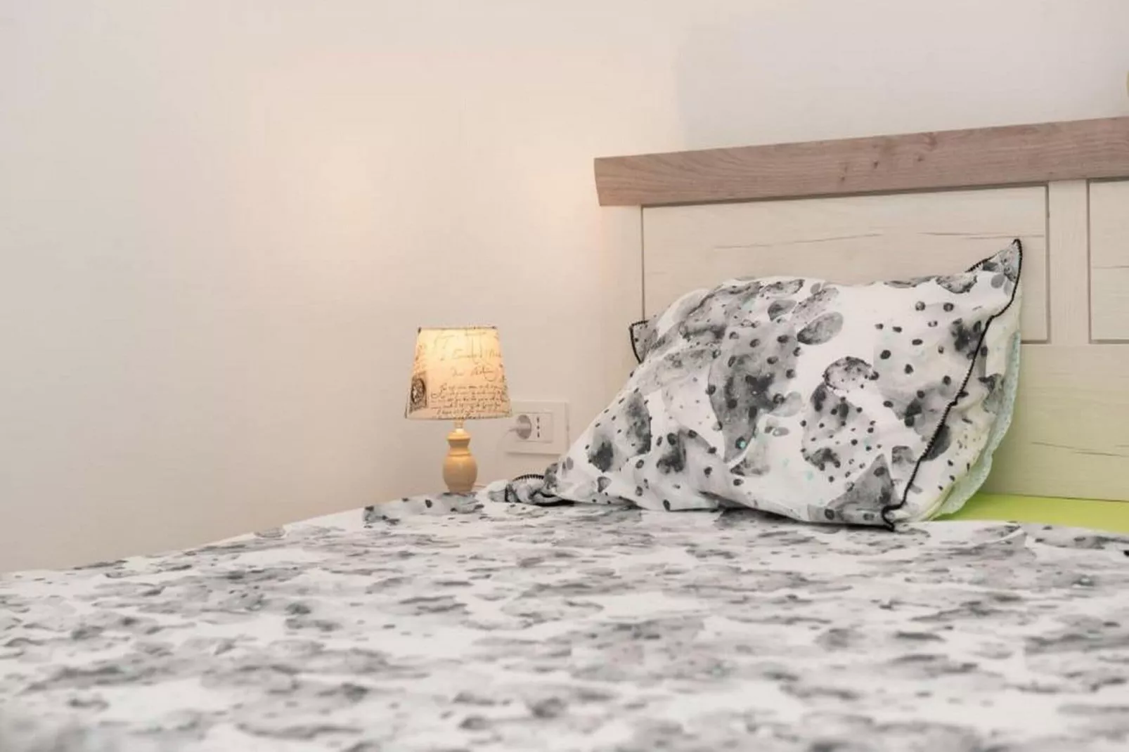 Apartments Bella Vista - One Bedroom Apartment with Terrace (Vir 1)-Chambre