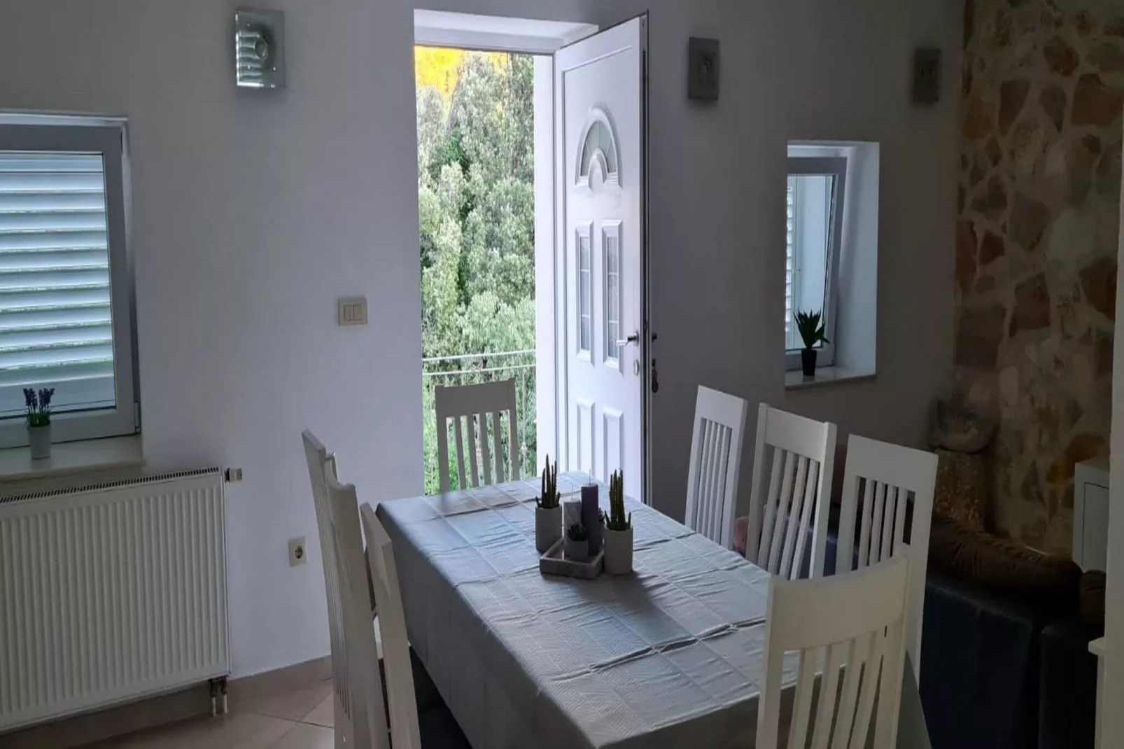 Holiday Home Mico - Three Bedroom Holiday Home with Swimming Pool-Salle à manger