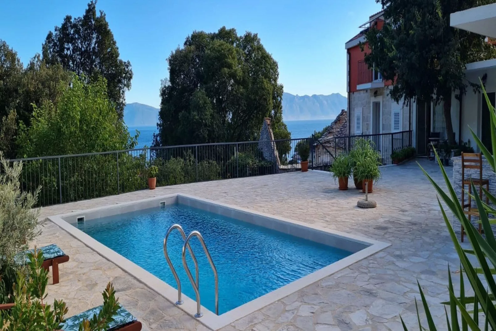 Holiday Home Mico - Three Bedroom Holiday Home with Swimming Pool-Piscine