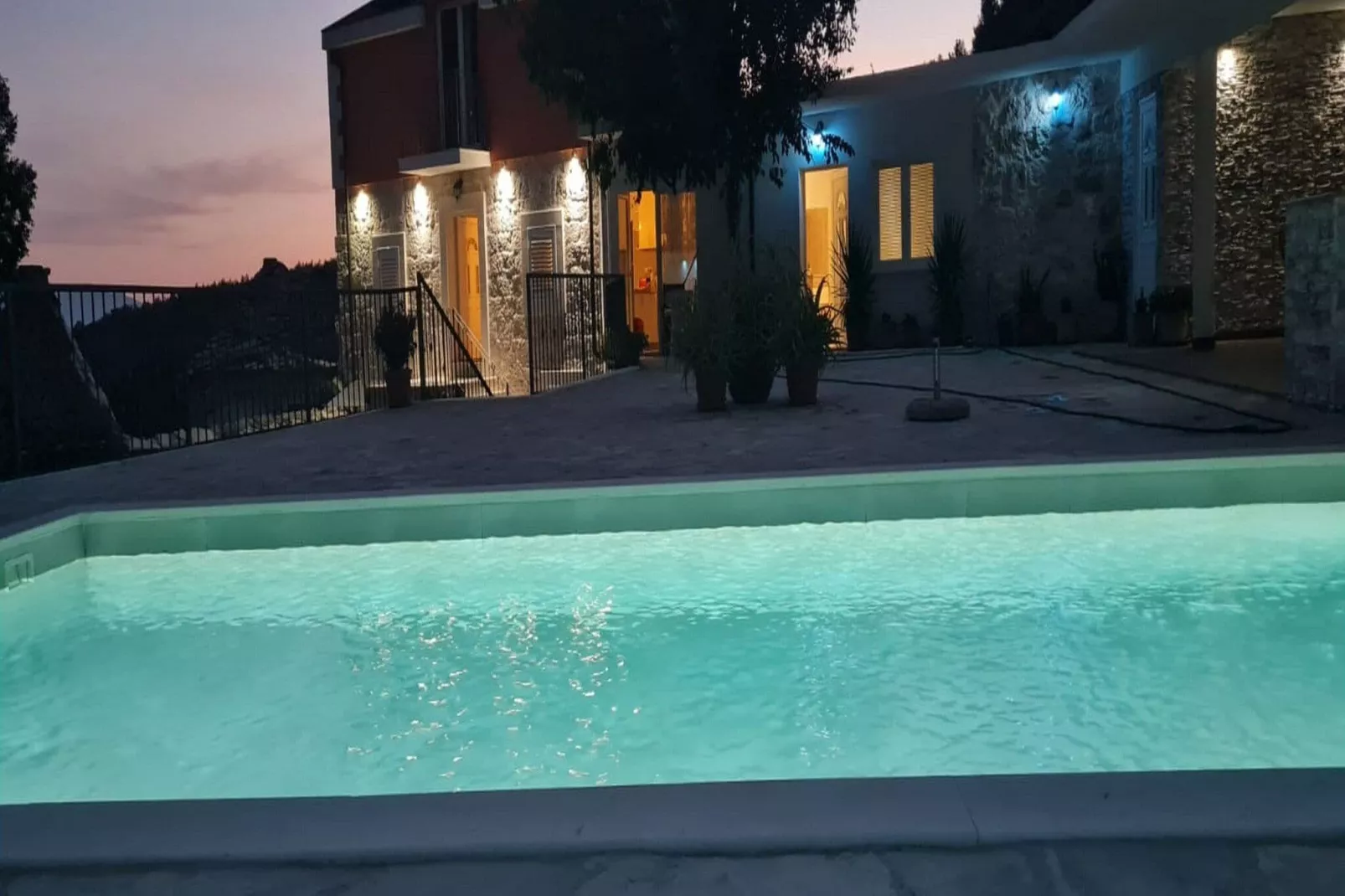 Holiday Home Mico - Three Bedroom Holiday Home with Swimming Pool-Piscine