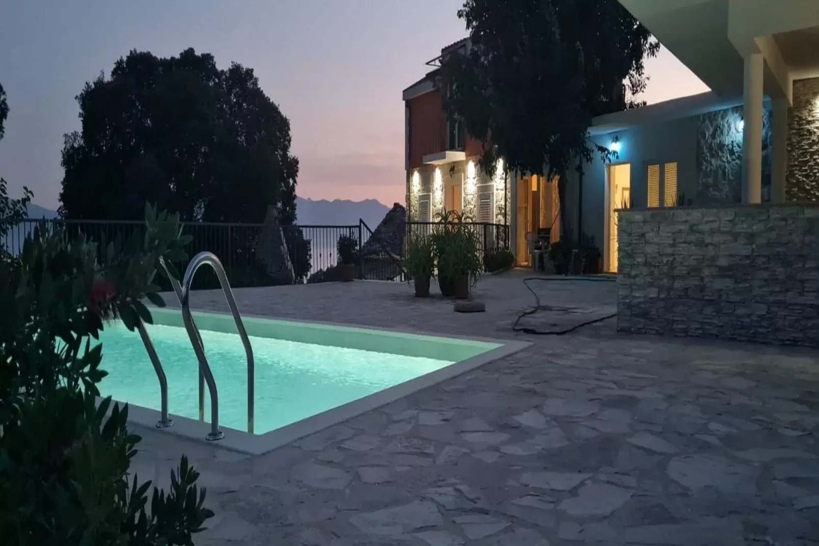 Holiday Home Mico - Three Bedroom Holiday Home with Swimming Pool-Piscine