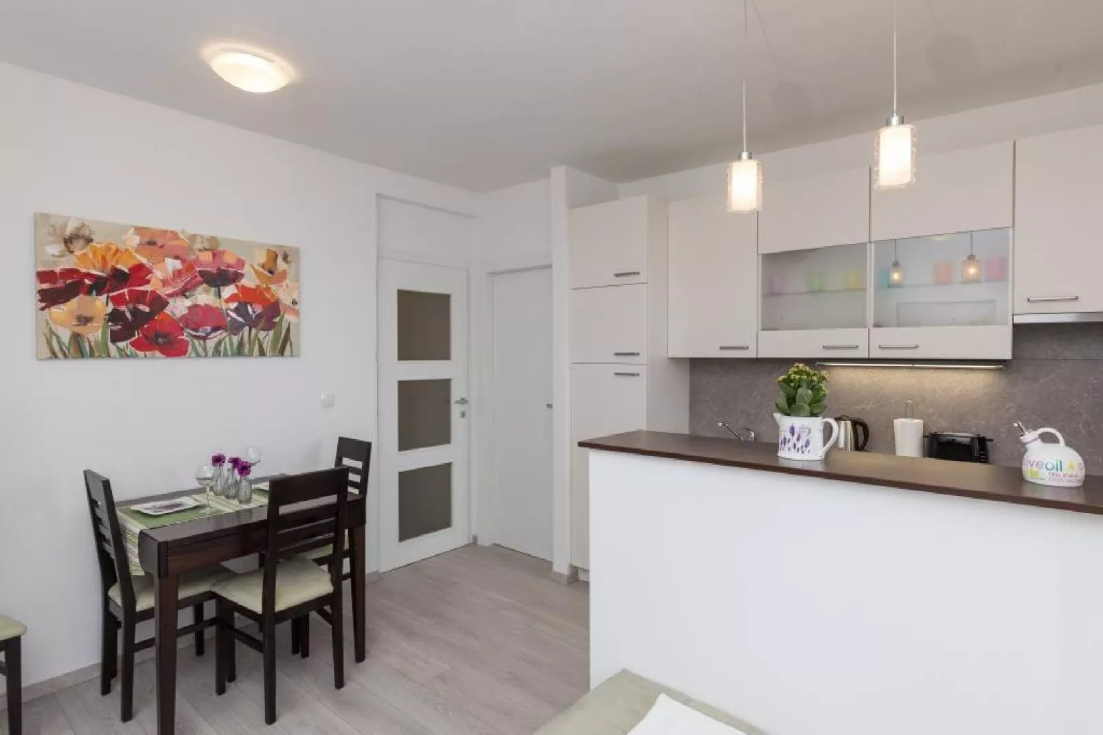 Apartment Precious View - One Bedroom Apartment with Sea View and City View-Kitchen