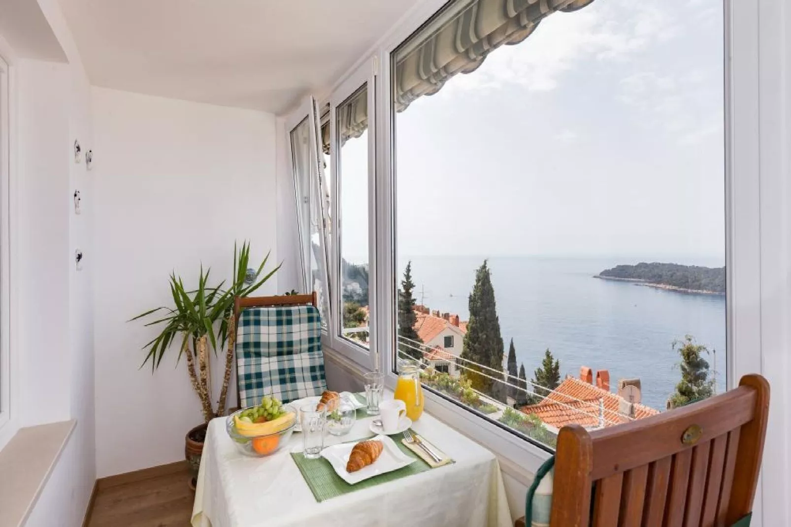 Apartment Precious View - One Bedroom Apartment with Sea View and City View-Terrace balcony