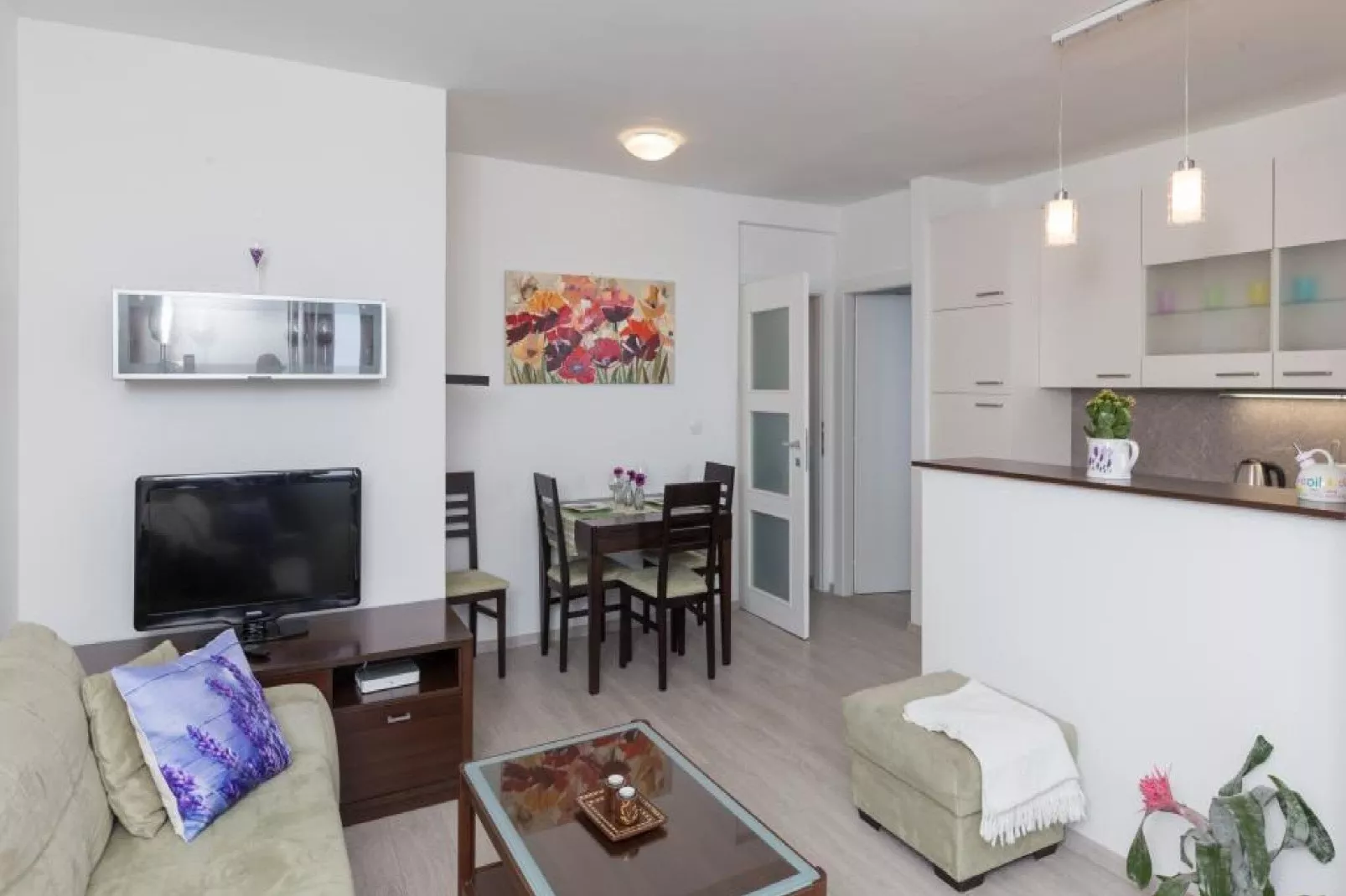 Apartment Precious View - One Bedroom Apartment with Sea View and City View-Indoor