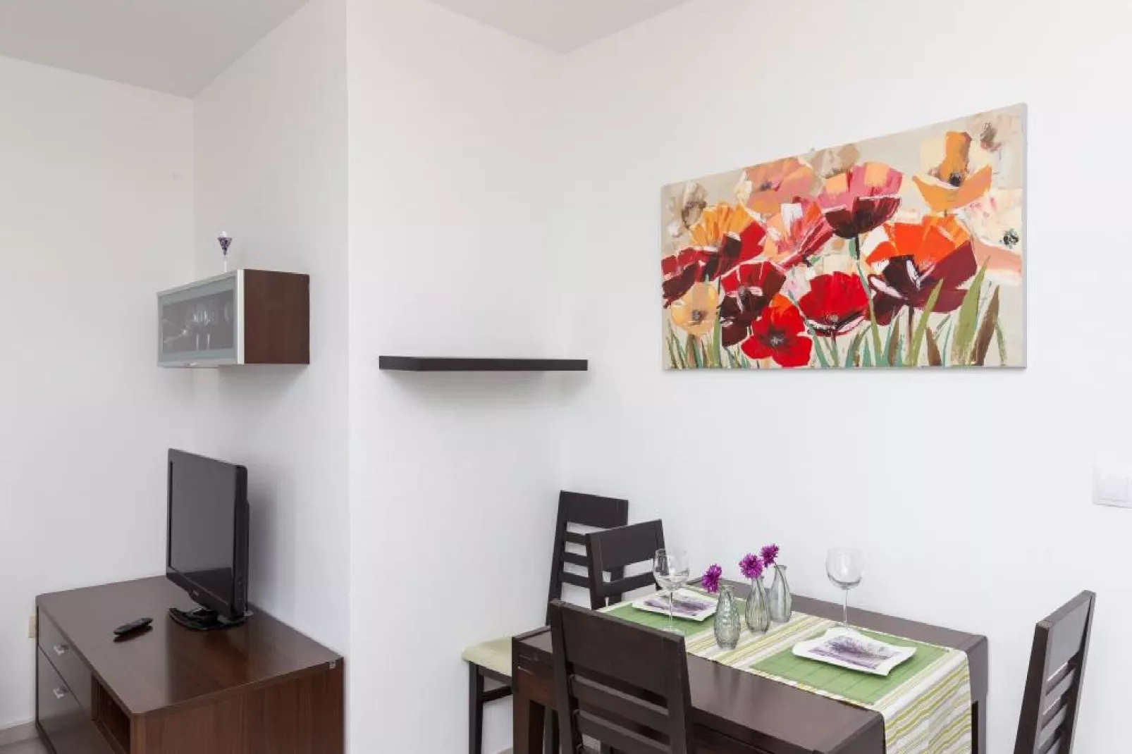 Apartment Precious View - One Bedroom Apartment with Sea View and City View-Indoor