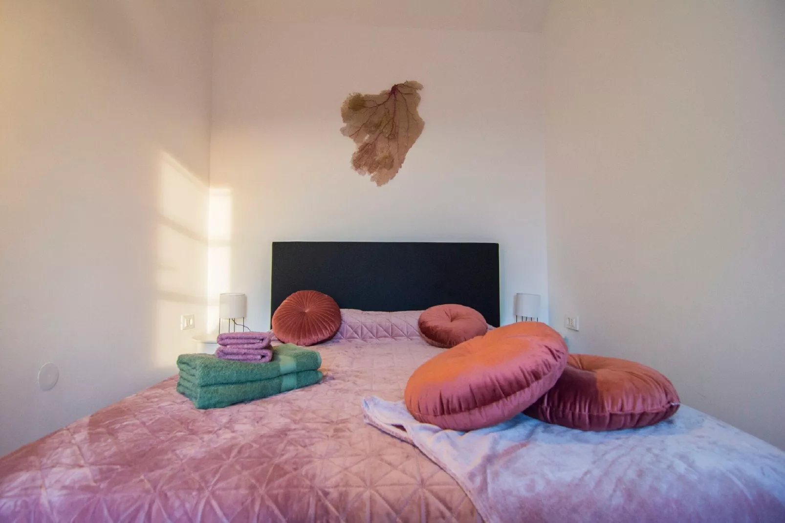 Villa Roza - One Bedroom Villa with Swimming Pool-Bedroom