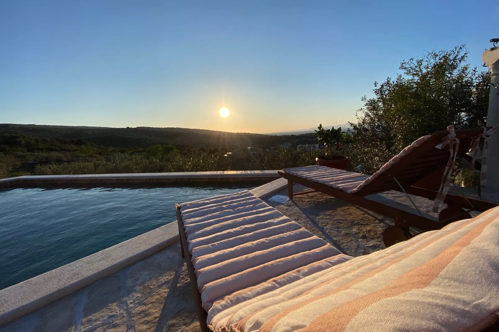 Villa Roza - One Bedroom Villa with Swimming Pool-Pool