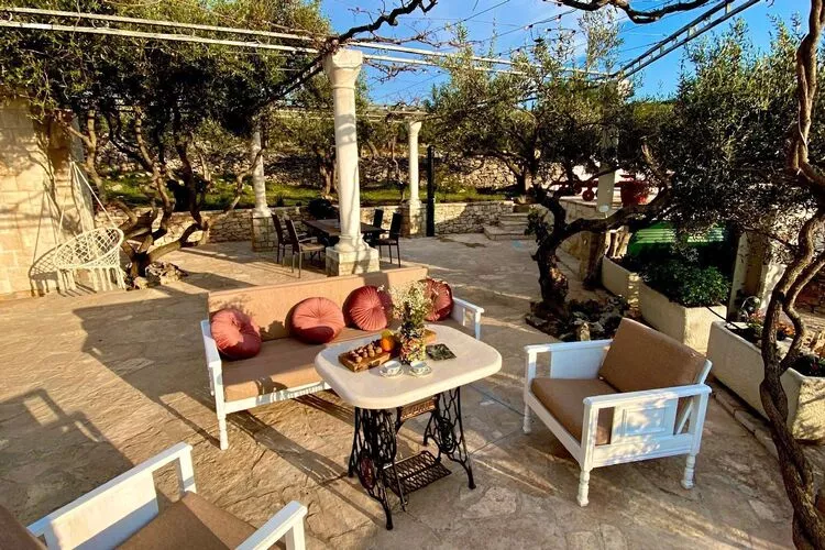 Villa Roza - One Bedroom Villa with Swimming Pool-Terrace