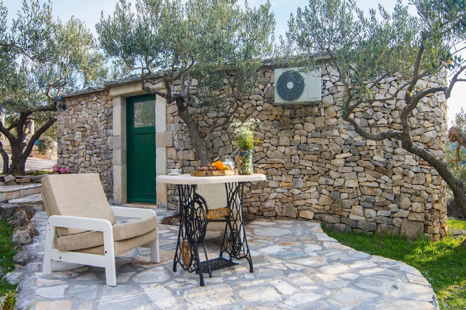 Villa Roza - One Bedroom Villa with Swimming Pool-Terrace