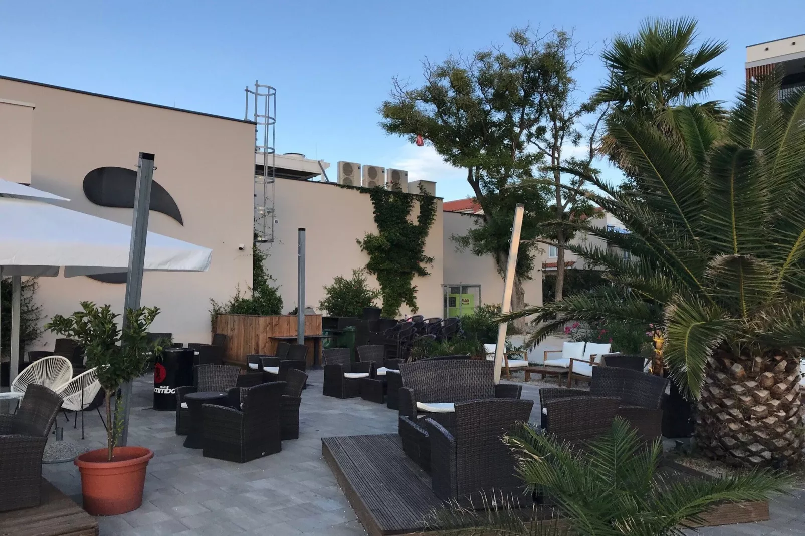 Apartment Oleander - One Bedroom Apartment with Terrace-Atmosphere