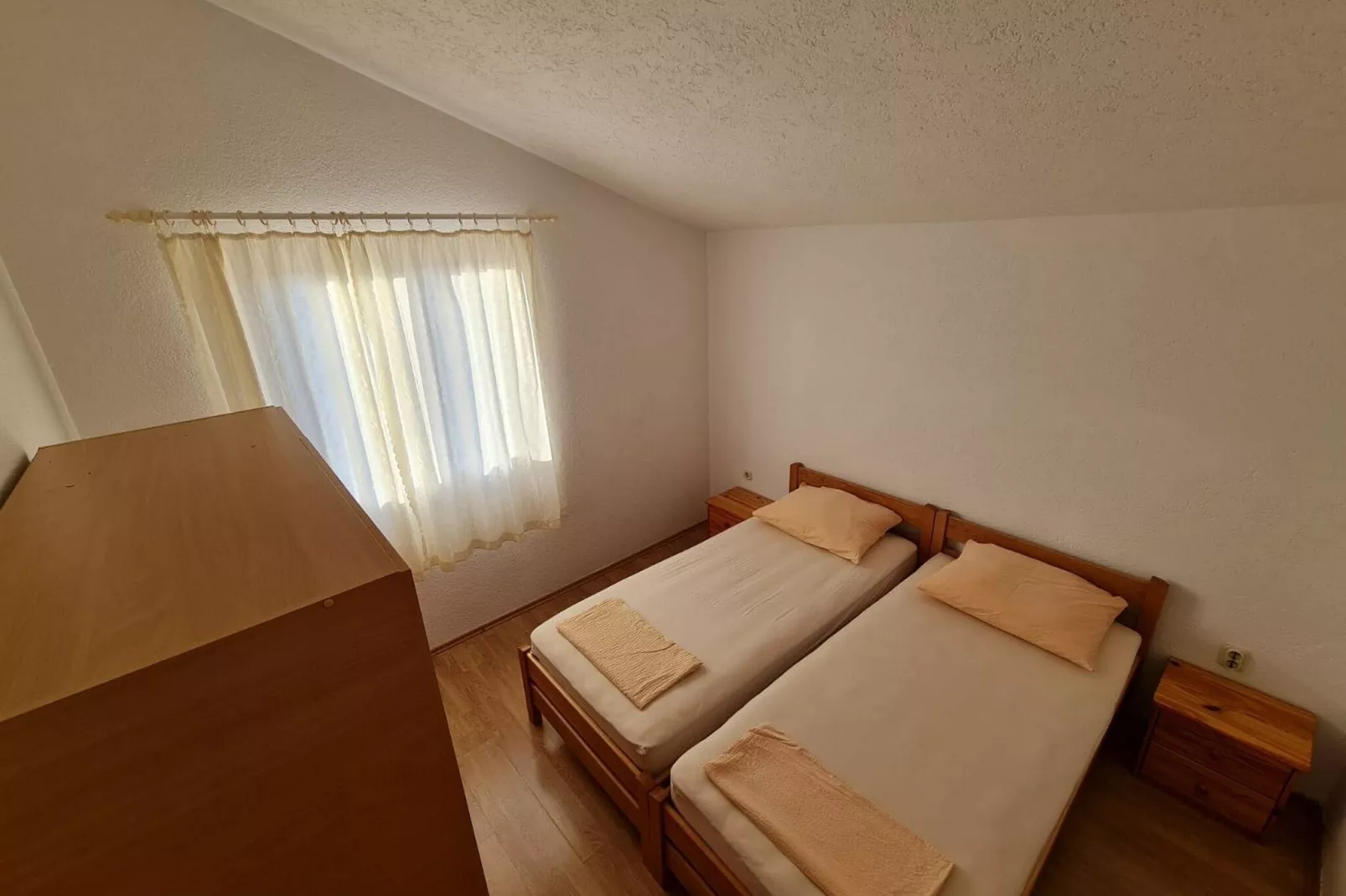 Apartments Robi - One Bedroom Apartment with Terrace-Chambre