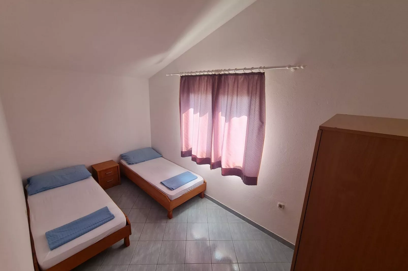 Apartments Robi - Two Bedroom Apartment with Terrace-Chambre