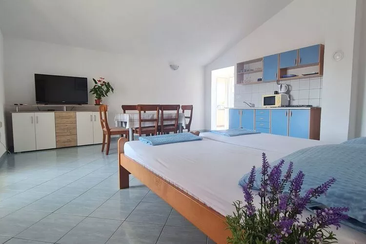Apartments Robi - Two Bedroom Apartment with Terrace-Intérieur