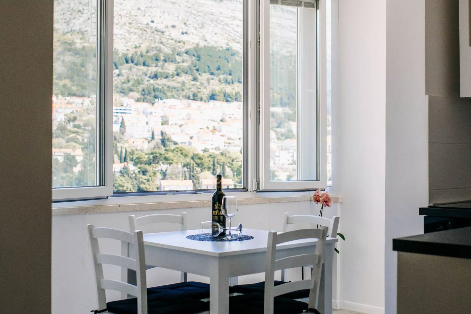Apartment Wanda - Two Bedroom Apartment with City View-Dining room