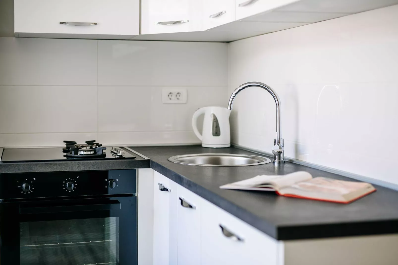 Apartment Wanda - Two Bedroom Apartment with City View-Kitchen