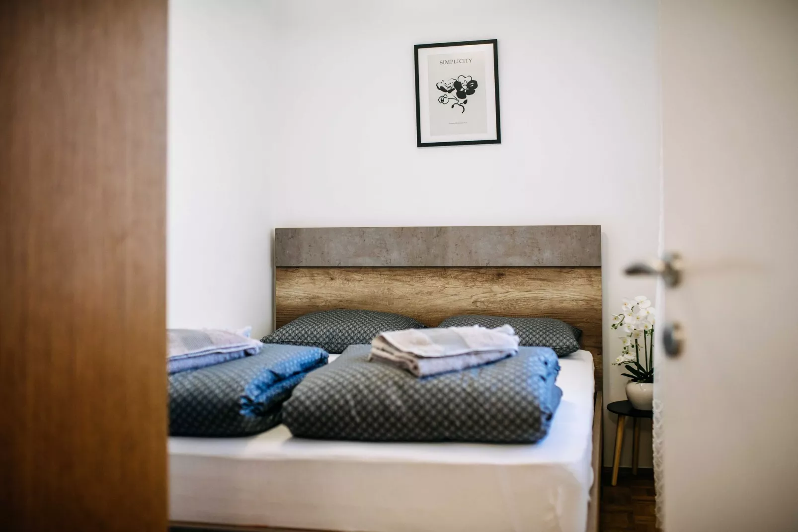 Apartment Wanda - Two Bedroom Apartment with City View-Bedroom