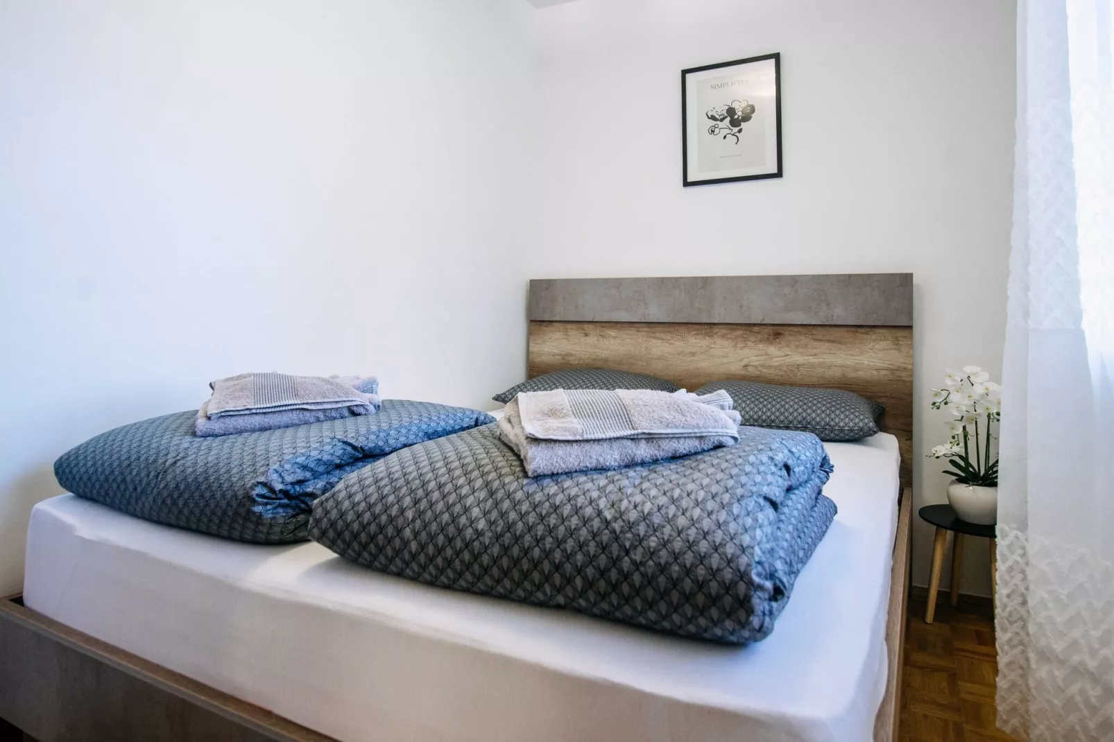 Apartment Wanda - Two Bedroom Apartment with City View-Bedroom