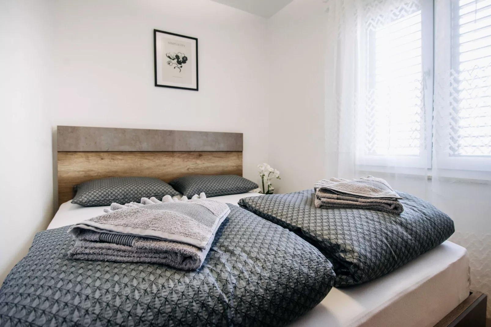 Apartment Wanda - Two Bedroom Apartment with City View-Bedroom