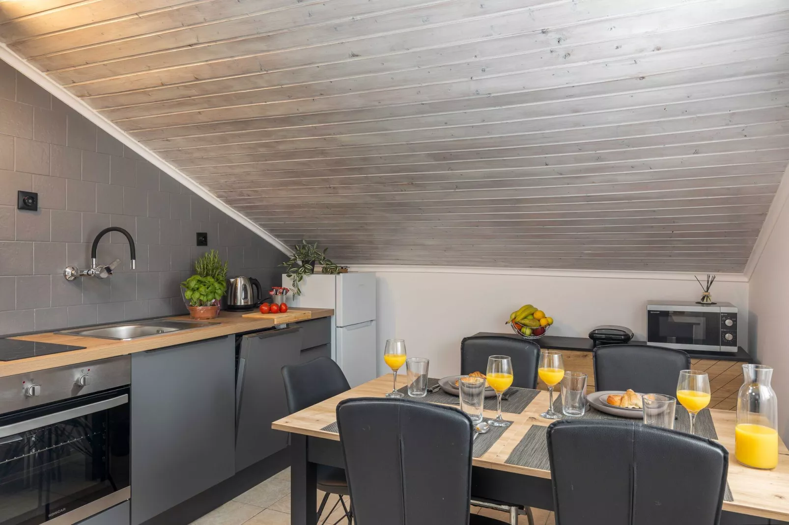 Apartment Tete Mare - Three Bedroom Apartment with Terrace-Salle à manger