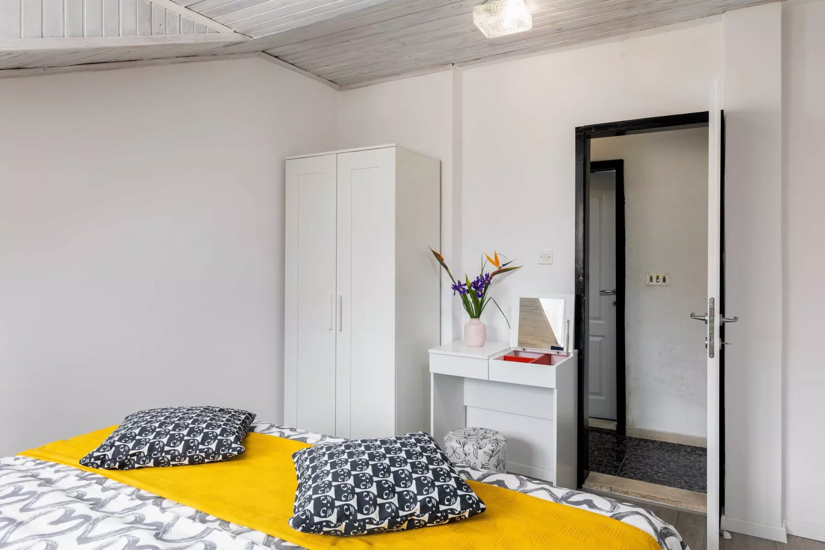 Apartment Tete Mare - Three Bedroom Apartment with Terrace-Chambre