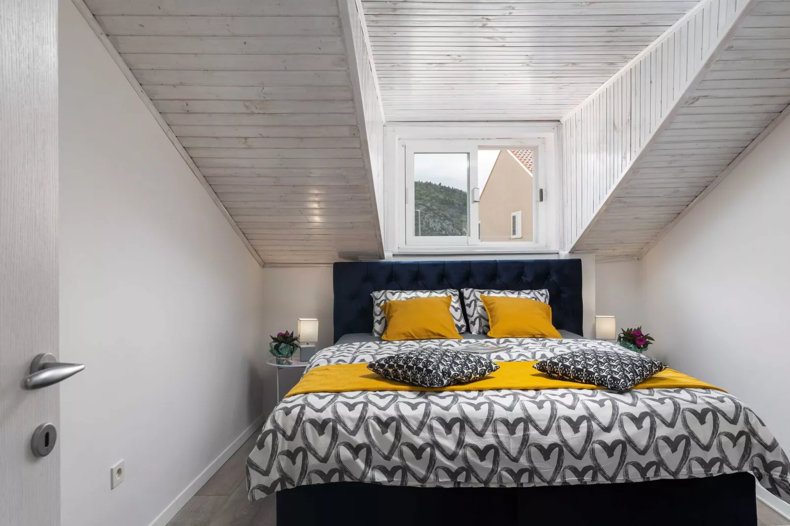 Apartment Tete Mare - Three Bedroom Apartment with Terrace-Chambre