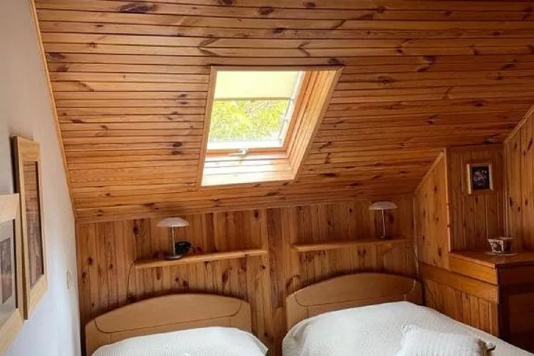 Holiday Home Snow Hill - Three Bedroom Holiday Home with Swimming Pool-Bedroom