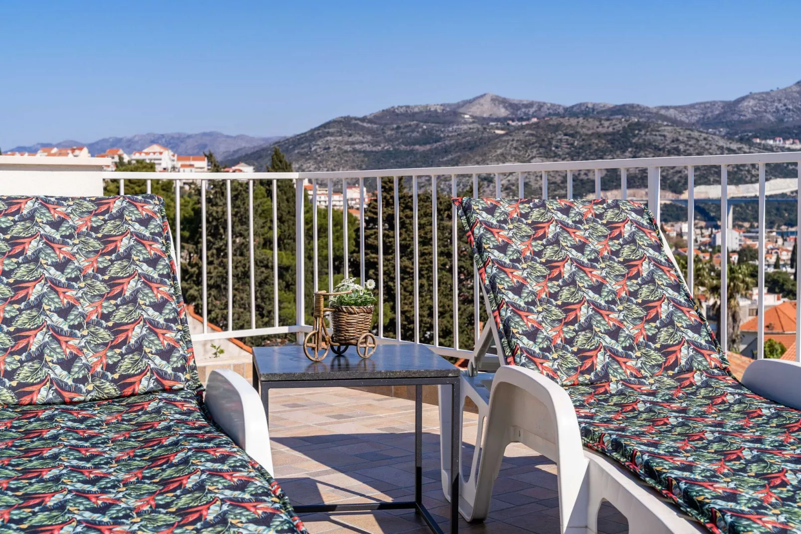 Apartment Dorica - One Bedroom Apartment with Terrace-Outdoor