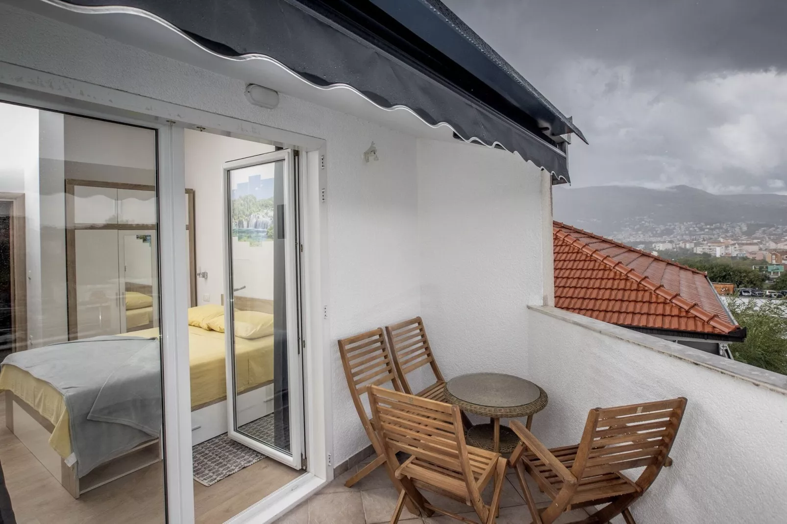 Apartment Mia - Two Bedroom Apartment with Balcony-Terrasse