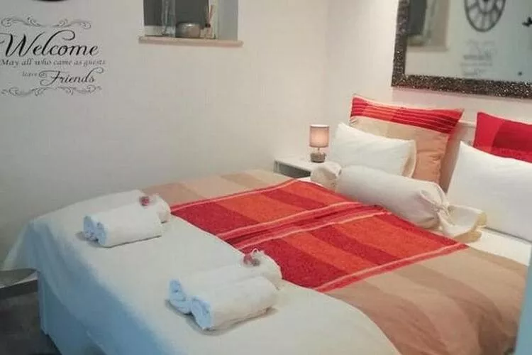 Apartment Little Secret - Studio Apartment-Living room