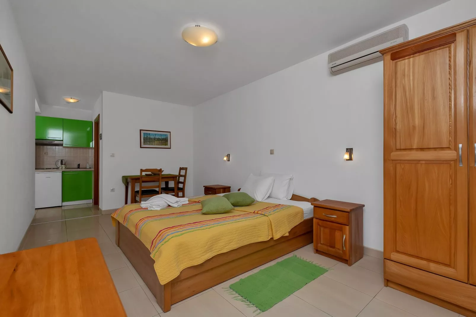 Apartments Villa Juric - Studio Apartment with Balcony (Crveni Studio)-Bedroom
