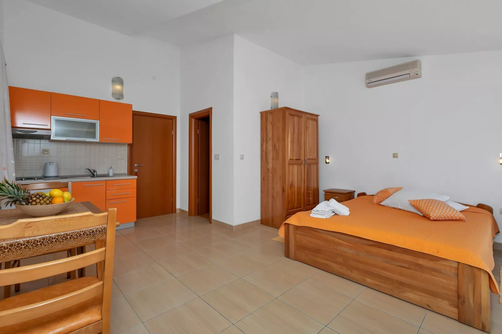 Apartments Villa Juric - Studio with Balcony (Žuti 1)-Bedroom