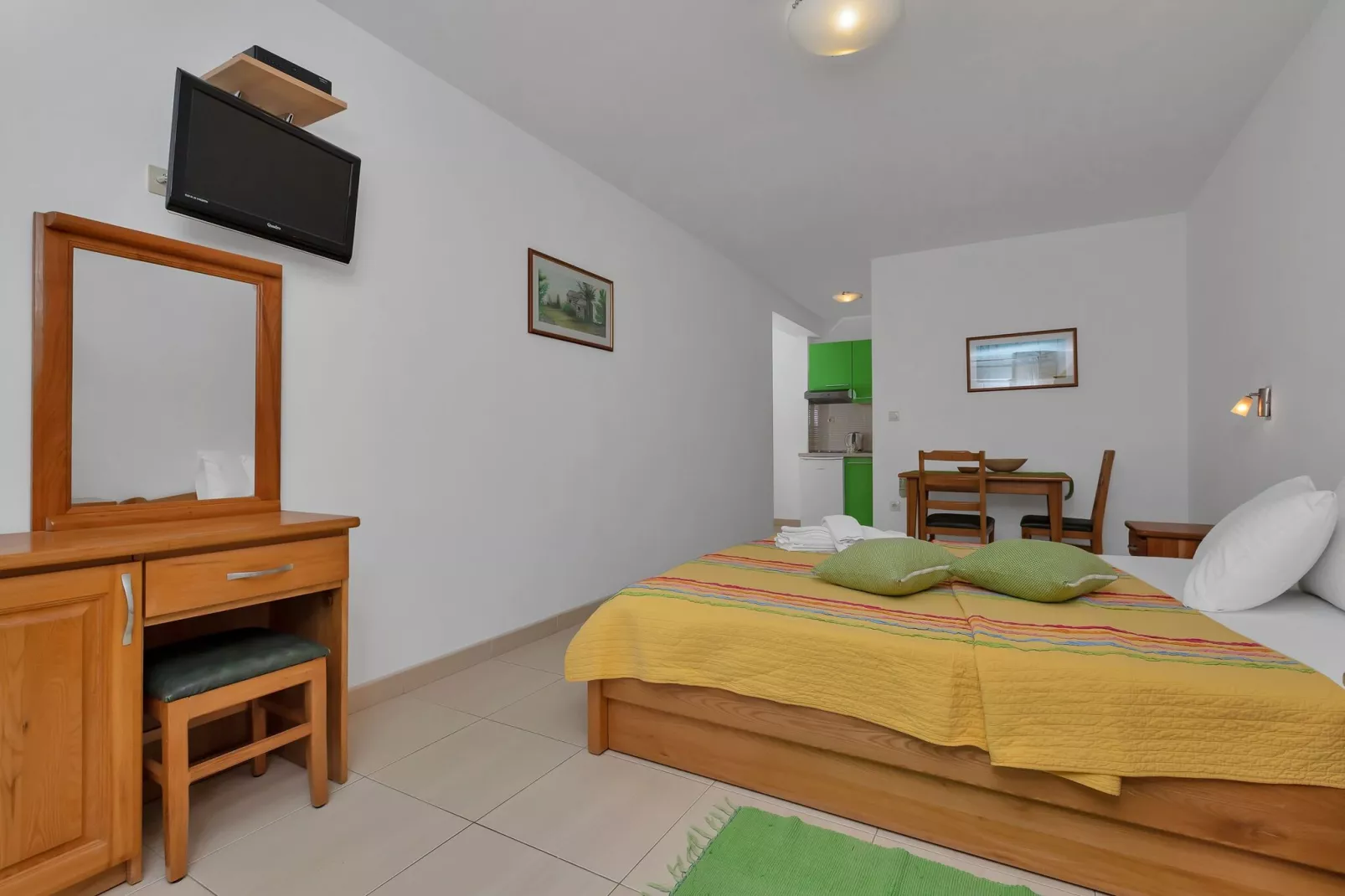 Apartments Villa Juric - Studio Apartment with Balcony (Zeleni Studio)-Bedroom