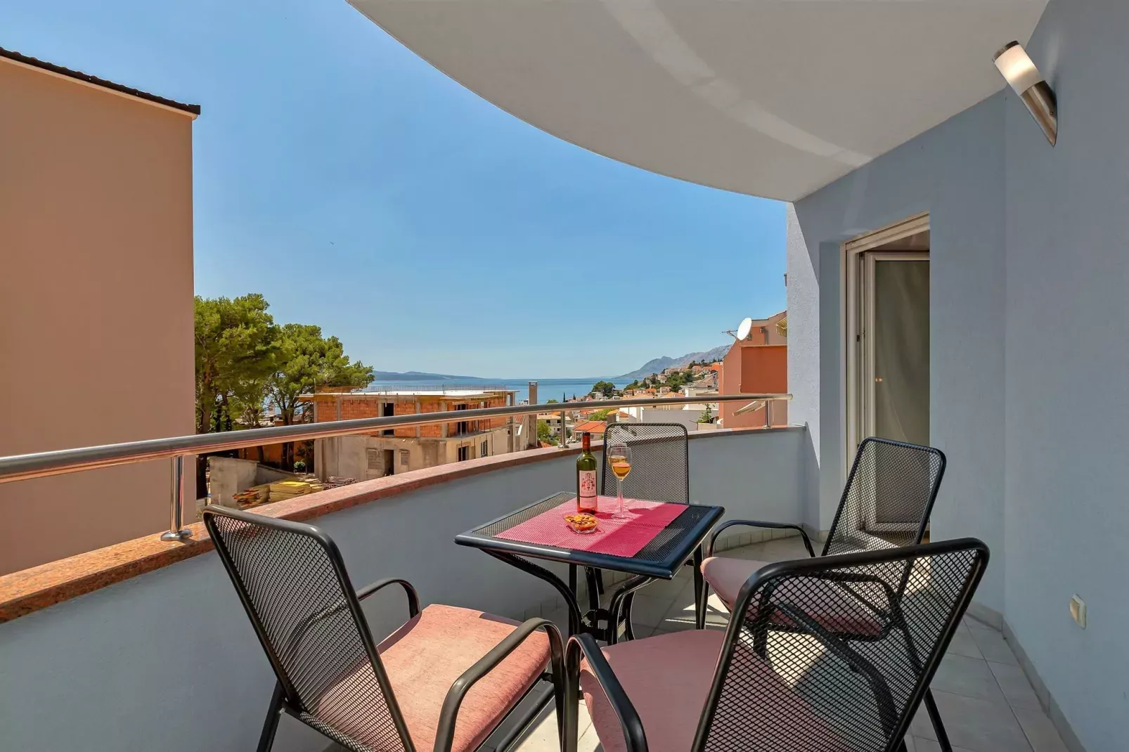 Apartments Villa Juric -  One-Bedroom Apartment (Crveni 1)-Terrassenbalkon