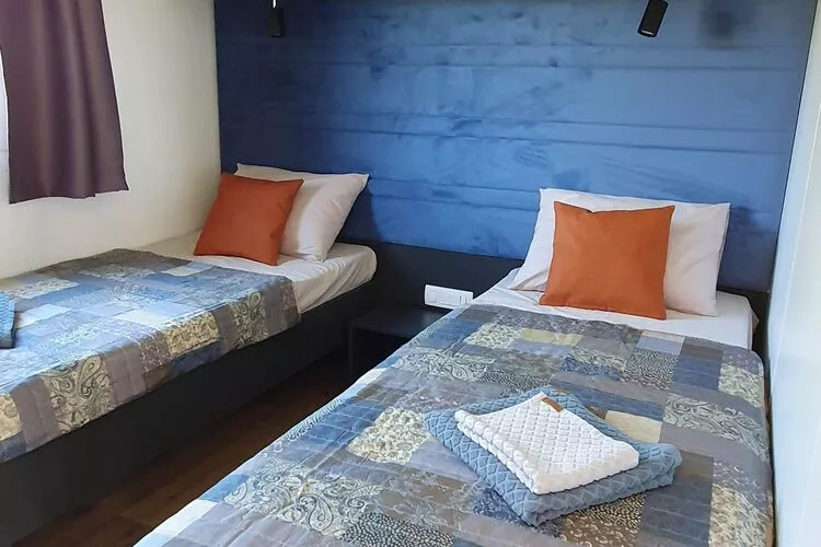 Mobile Homes Karlo & Dino - Superior Two Bedroom Mobile Home with Terrace - Karlo-Bedroom
