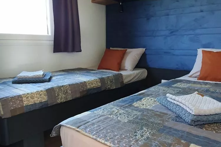 Mobile Homes Karlo & Dino - Superior Two Bedroom Mobile Home with Terrace - Karlo-Bedroom