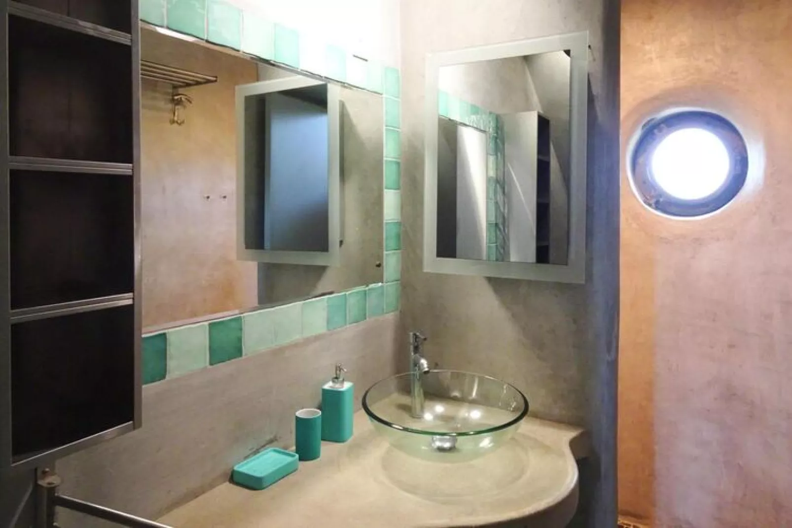 Holiday home, Trédrez-Locquémeau-Grand gîte-Bathroom
