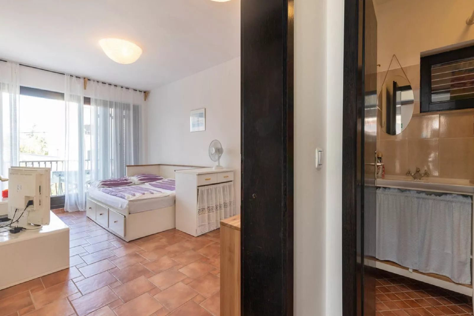 Apartments Ilija Njavro - Studio Apartment with Balcony (Apartment 1)-Indoor