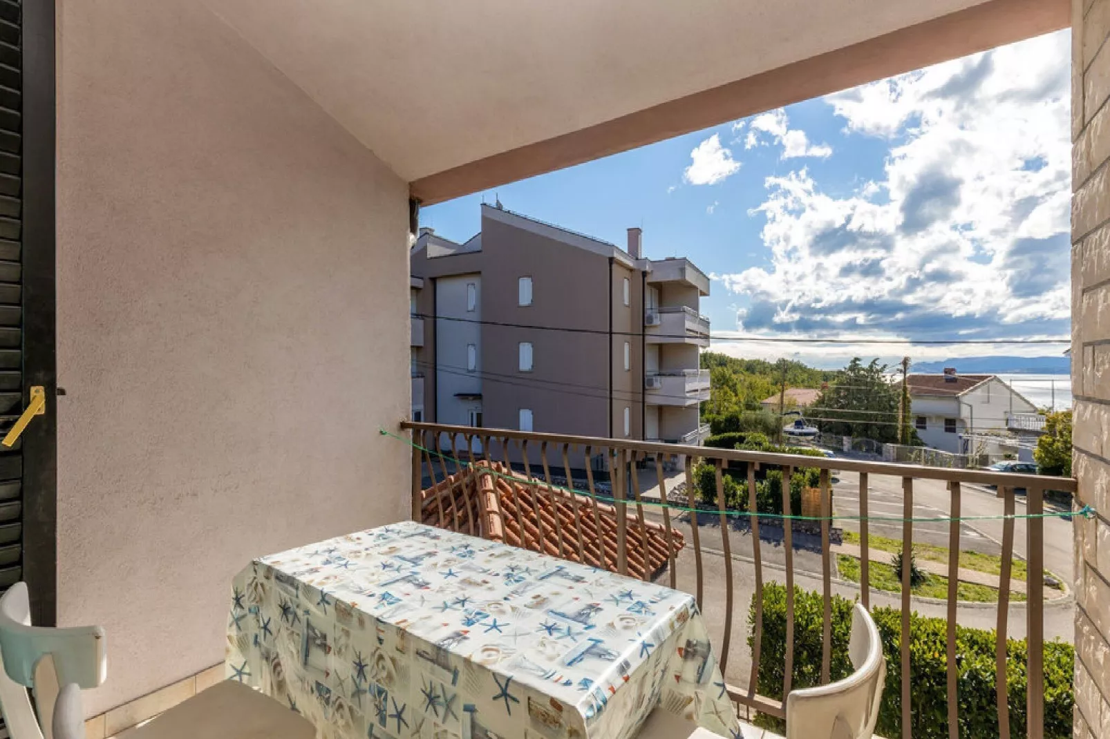 Apartments Ilija Njavro - One Bedroom Apartment with Balcony (Apartment 3)-Terrace balcony