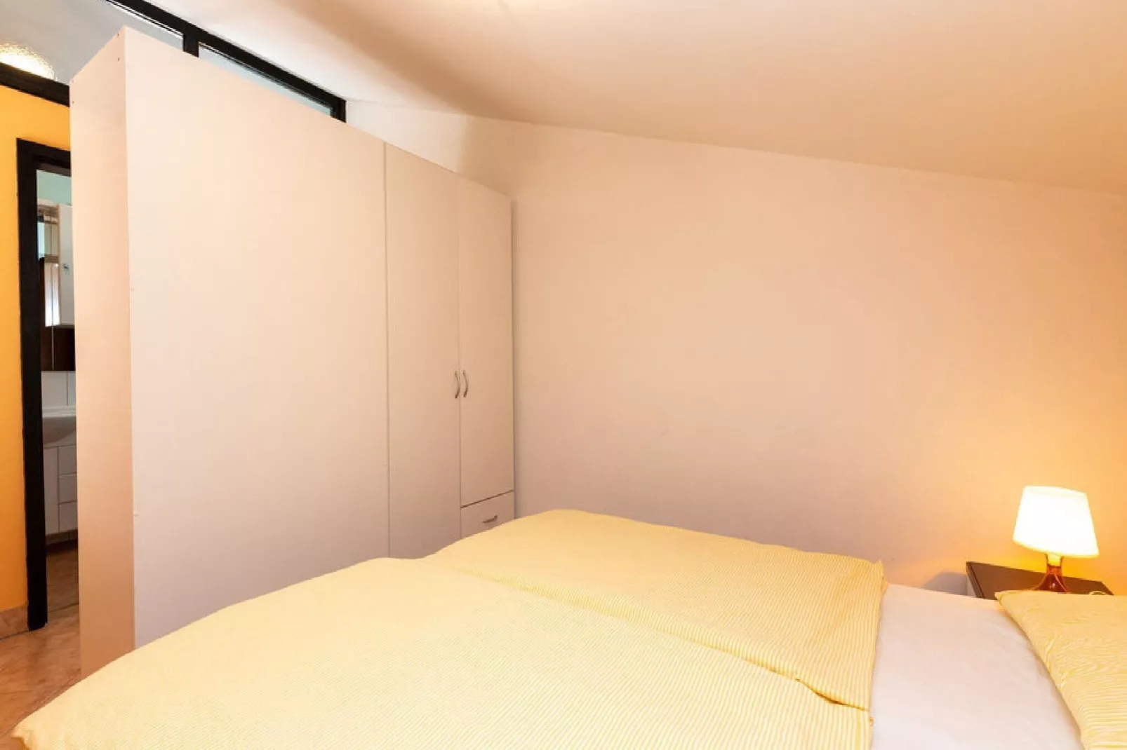 Apartments Ilija Njavro - One Bedroom Apartment with Terrace and Sea View (Apartment 4)-Bedroom