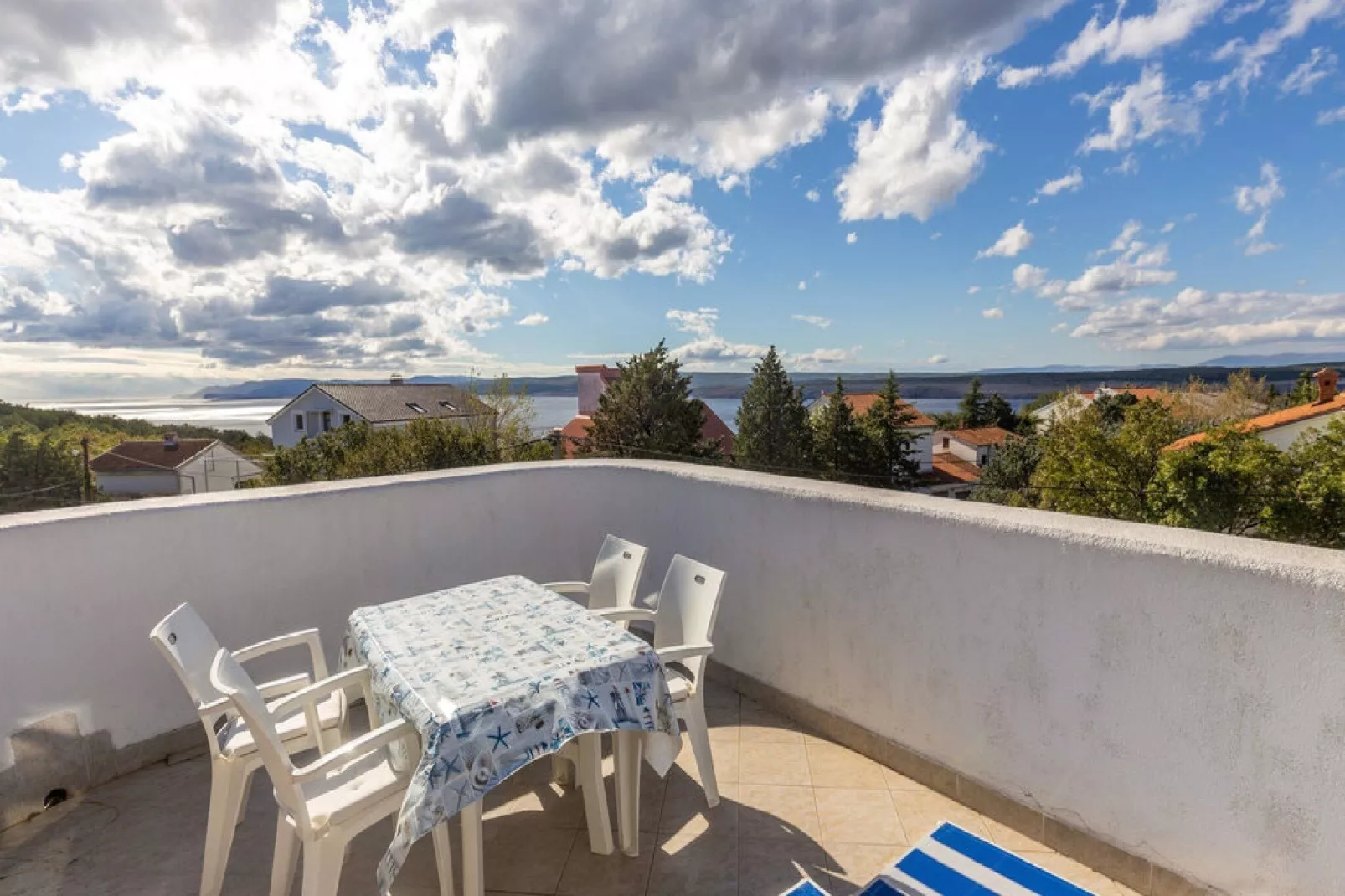 Apartments Ilija Njavro - One Bedroom Apartment with Terrace and Sea View (Apartment 4)-Atmosphere