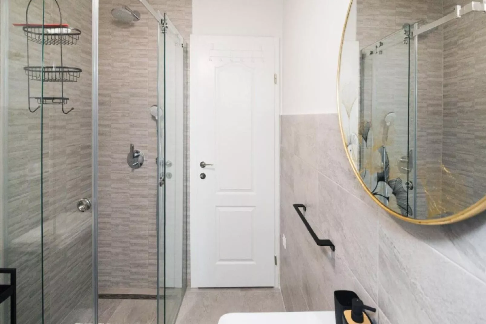 Apartments Mistral - Three Bedroom Apartment with Balcony and Shared Swimming Pool A2-Bathroom