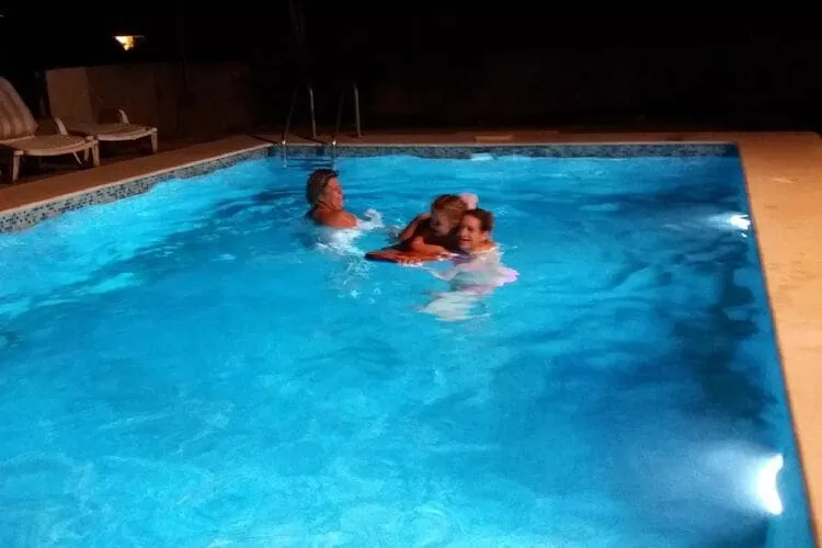 Apartments Villa Dona -Two Bedroom Apartment with Shared Swimming Pool-Pool