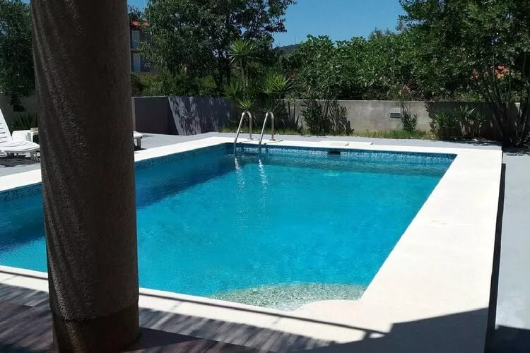 Apartments Villa Dona -Two Bedroom Apartment with Shared Swimming Pool-Pool