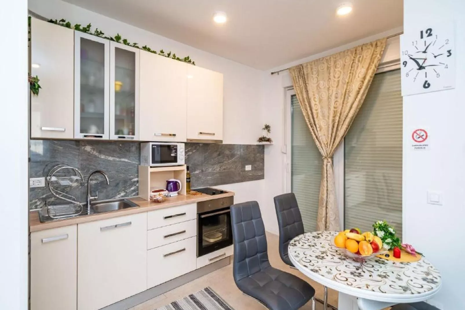 Apartment Anka - One Bedroom Apartment with Terrace-Küche