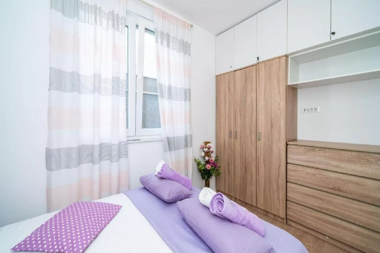 Apartment Anka - One Bedroom Apartment with Terrace-Schlafzimmer