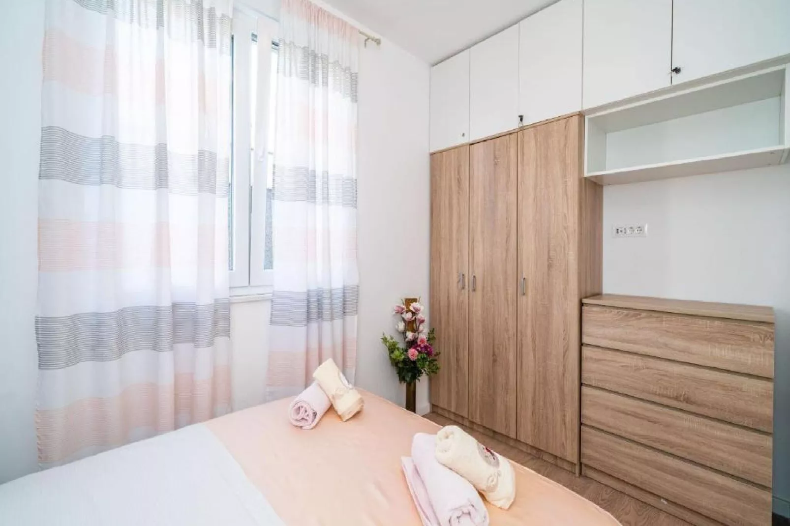 Apartment Anka - One Bedroom Apartment with Terrace-Schlafzimmer