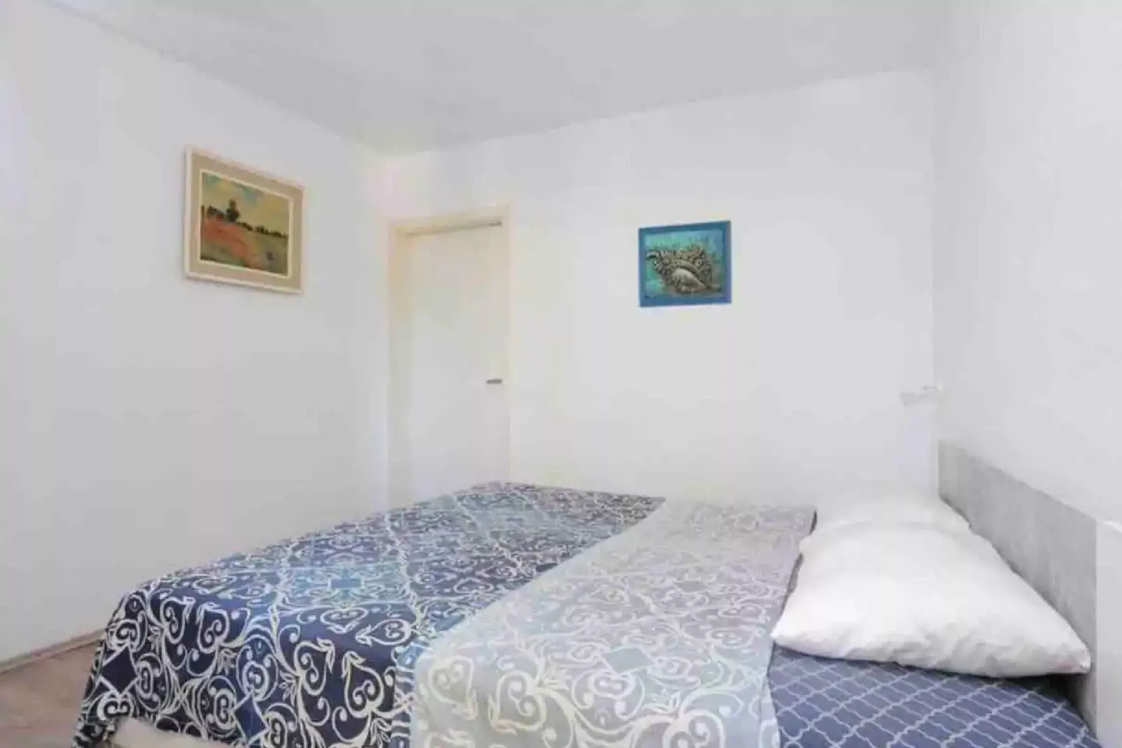 Seafront House Antonia - Two Bedroom Holiday Home with Sea View-Chambre