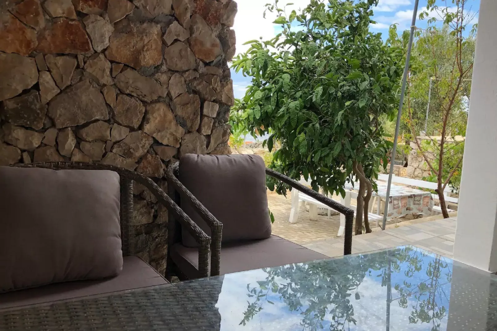 Seafront House Antonia - Two Bedroom Holiday Home with Sea View-Terrasse