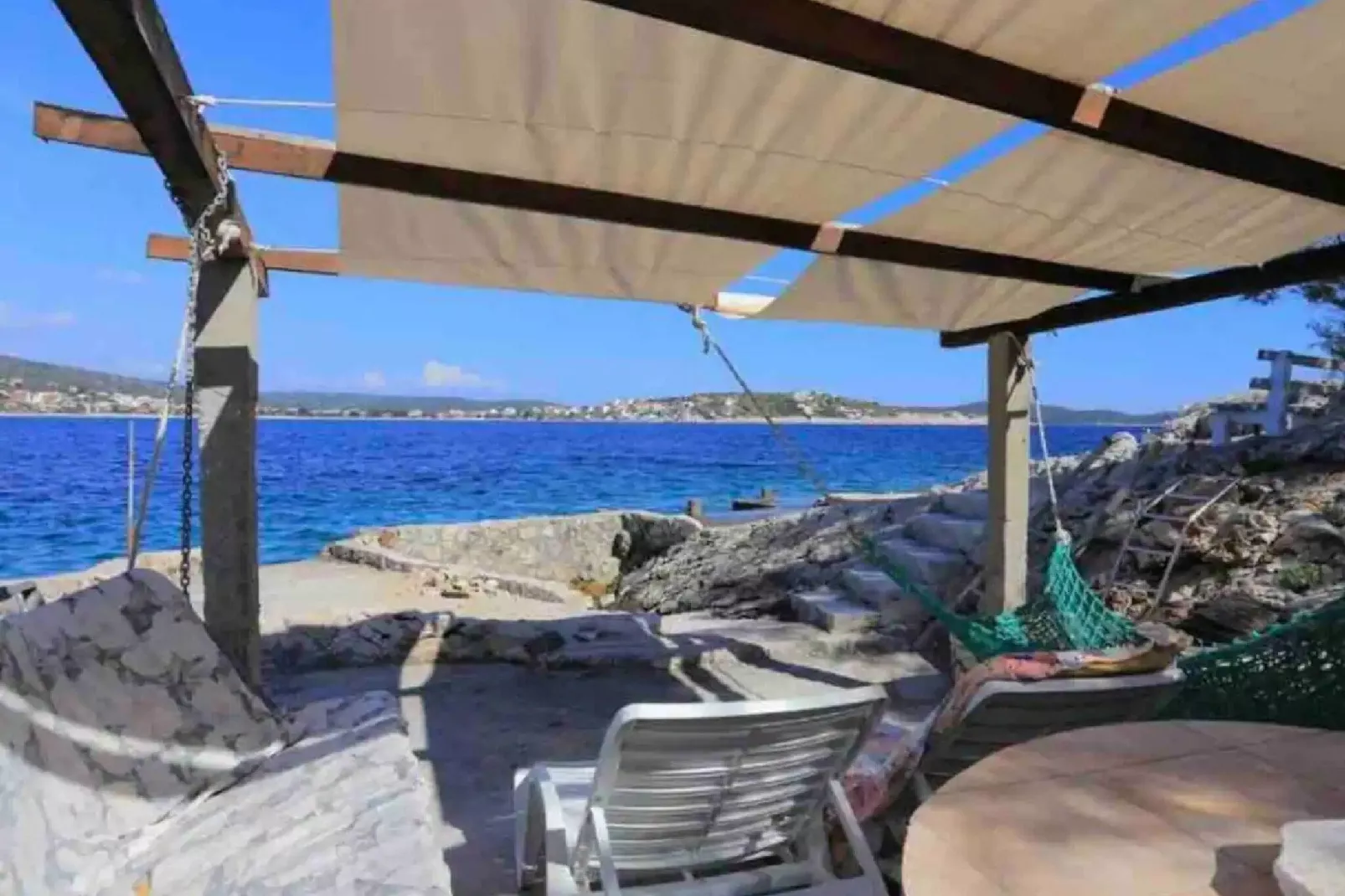 Seafront House Antonia - Two Bedroom Holiday Home with Sea View-Terrasse